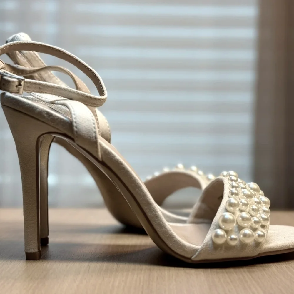 Journee Collection Nude Cream Beige Microsuede Pearl Heel Sandals SZ 9.5 M